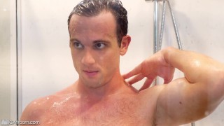 SHOWERBAIT Muscle Hunk Spreads Tight Asshole For Plumber’s Thick Pipe